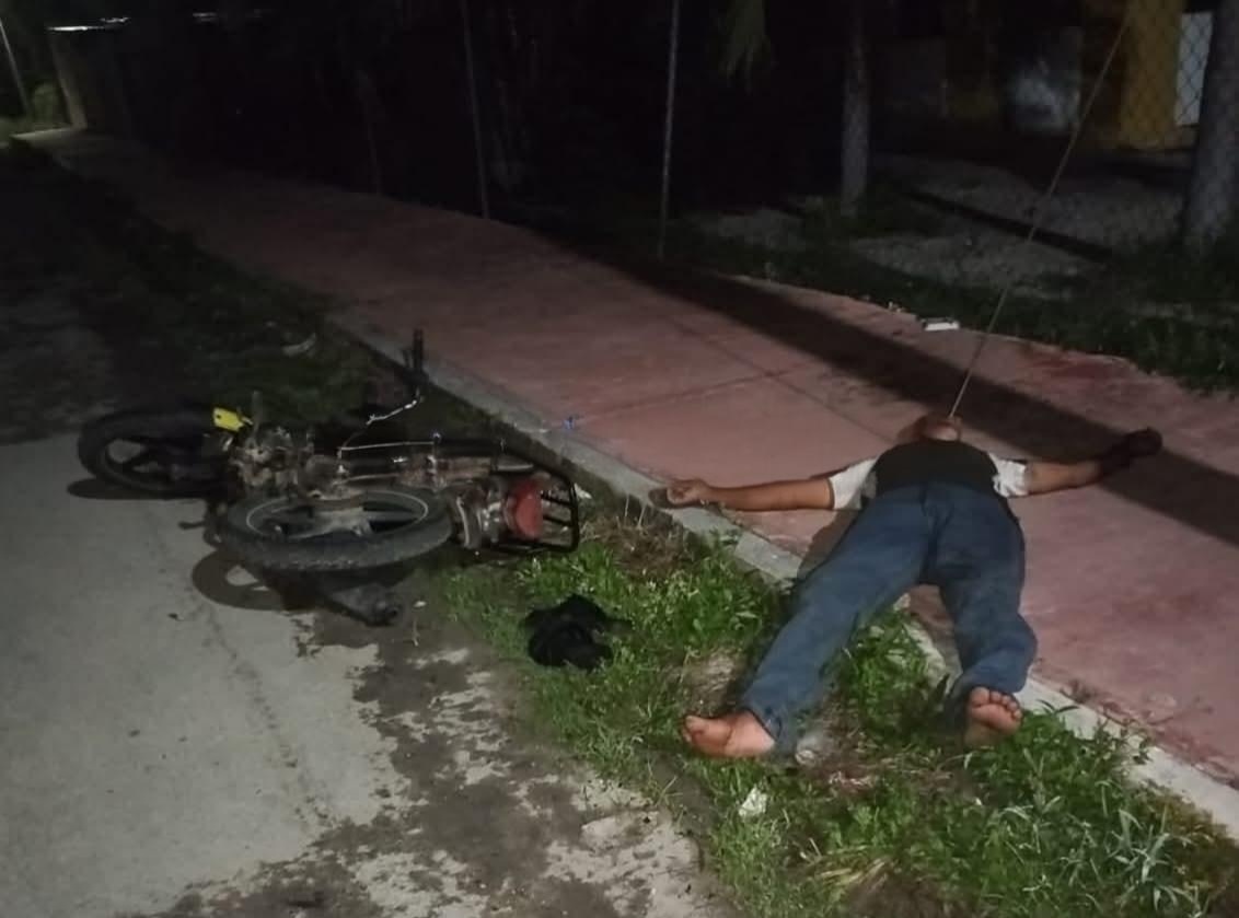 Ebrio motociclista derrapa en horas de la madrugada luego de embriagarse en Buctzotz