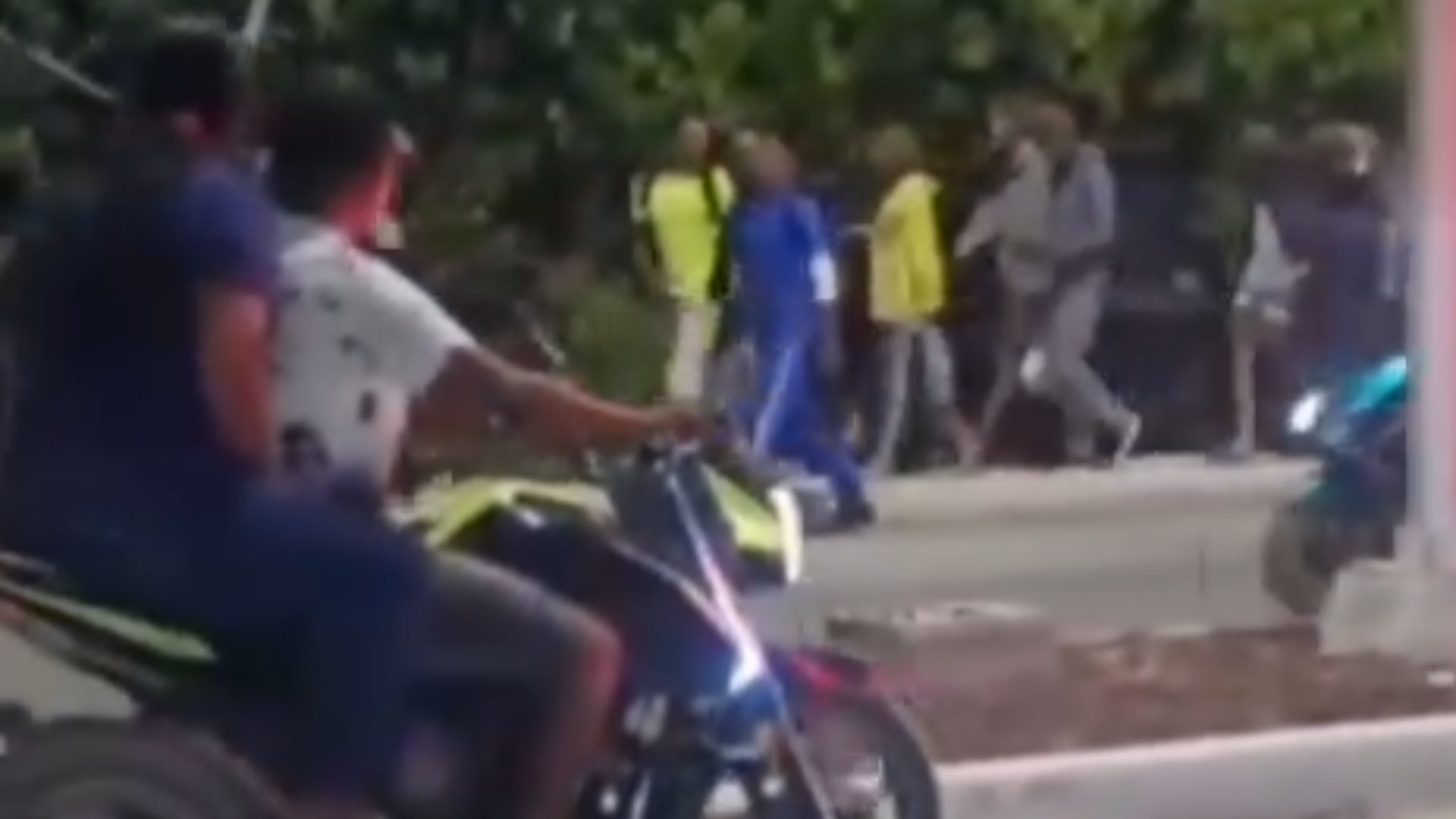 Llegan 21 balseros cubanos al puerto de Celestún: 17 hombres y cuatro mujeres