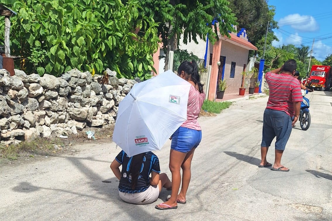 Una motociclista atropella un perro, derrapa y lesiona en calles de Dzidzantún