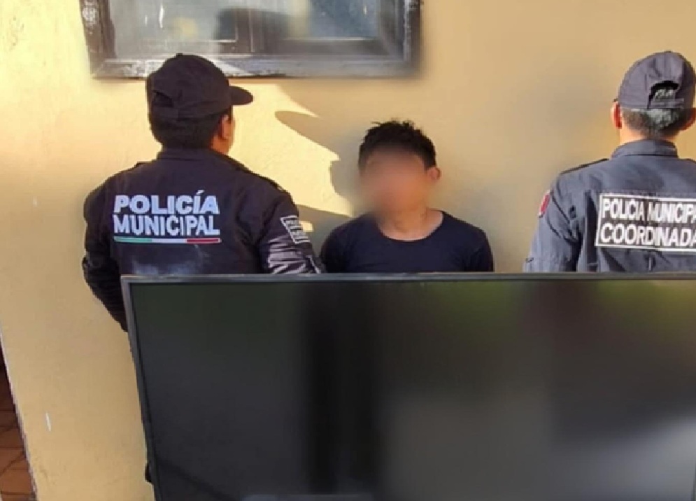 Roba en un clandestino un televisor, la policía lo encubre y dice se robó en una casa