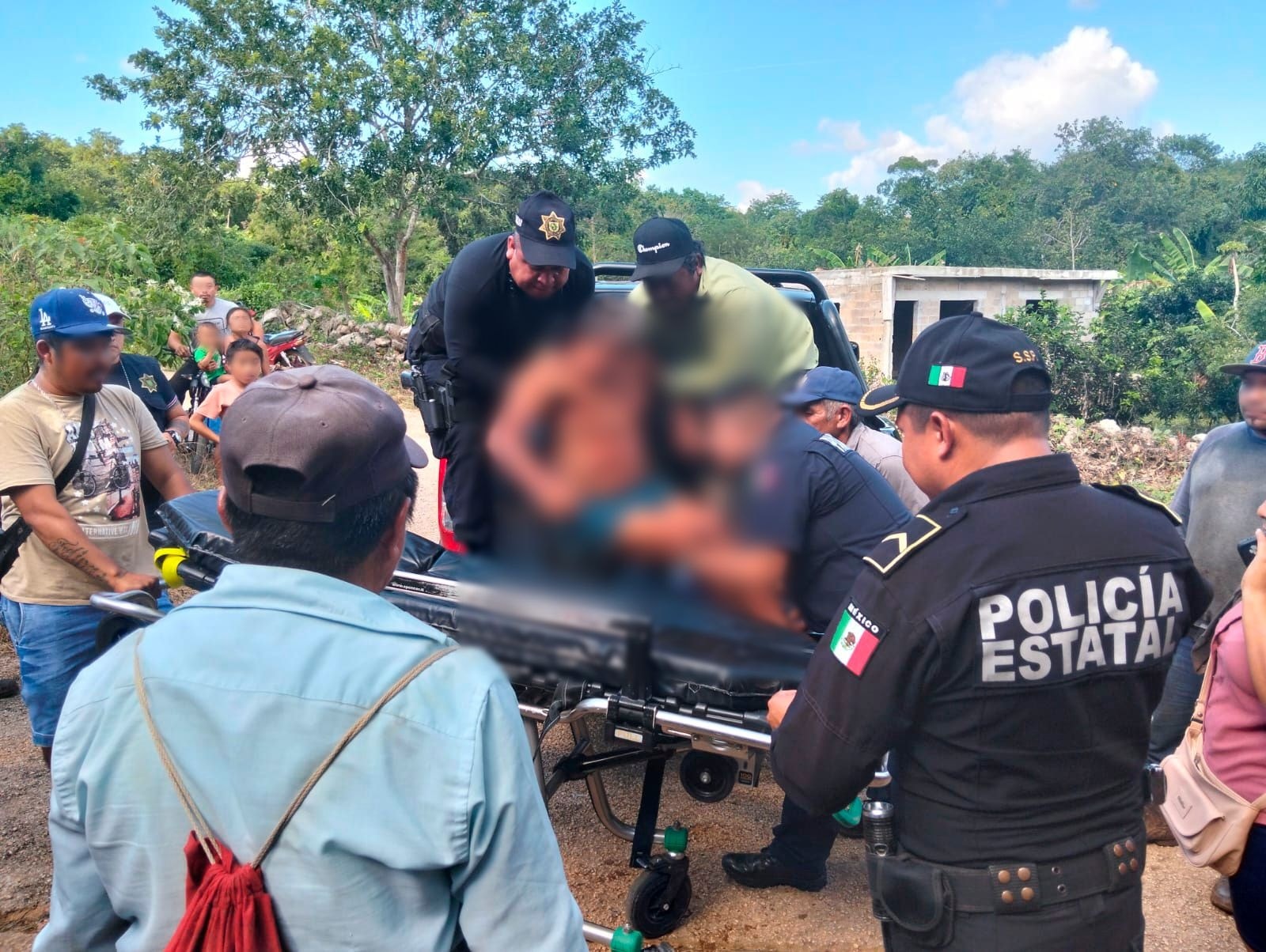 Hallan con vida a un abuelito extraviado en montes de Tahdziú