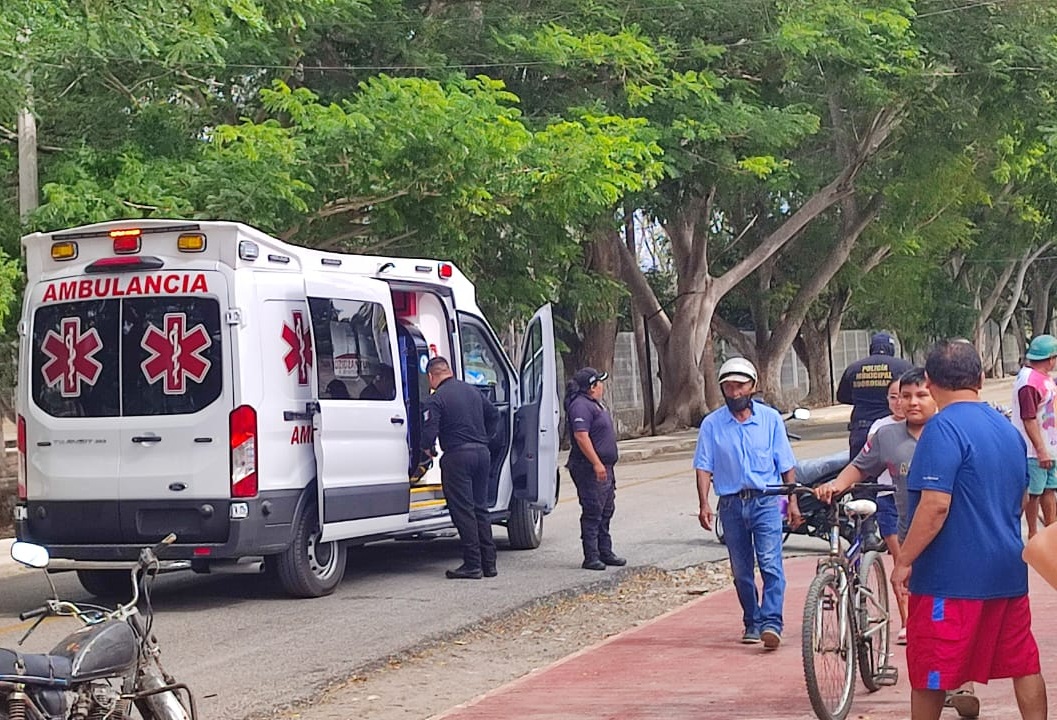 Tres adolescentes chocan por alcance en calles de Dzidzantún