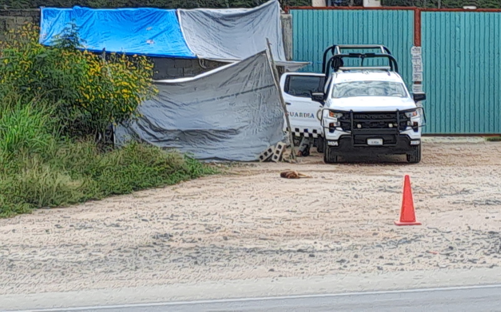 Militares aseguran miles de litros de combustible “Huachicol” en una bodega en Seyé