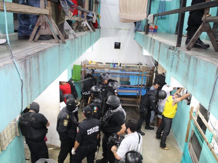 Un reo se escapa del penal de Ebtún en Valladolid: Burla custodios y sale por la puerta principal