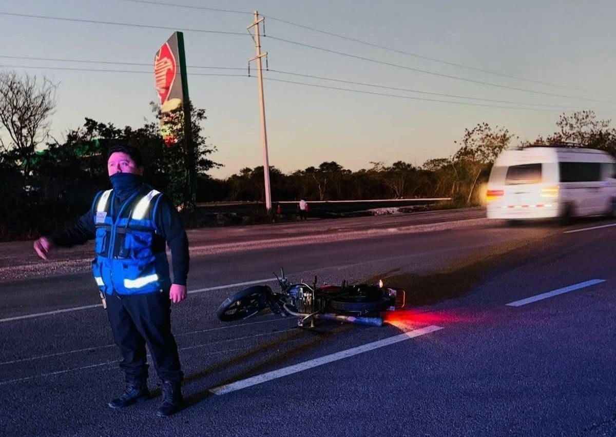 Un motociclista choca contra una camioneta en el puente de Motul: ninguno conductor aceptó su responsabilidad