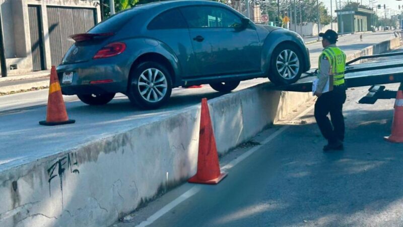Por seguir el GPS, un conductor termina suspendido en carril exclusivo del Ie-Tram