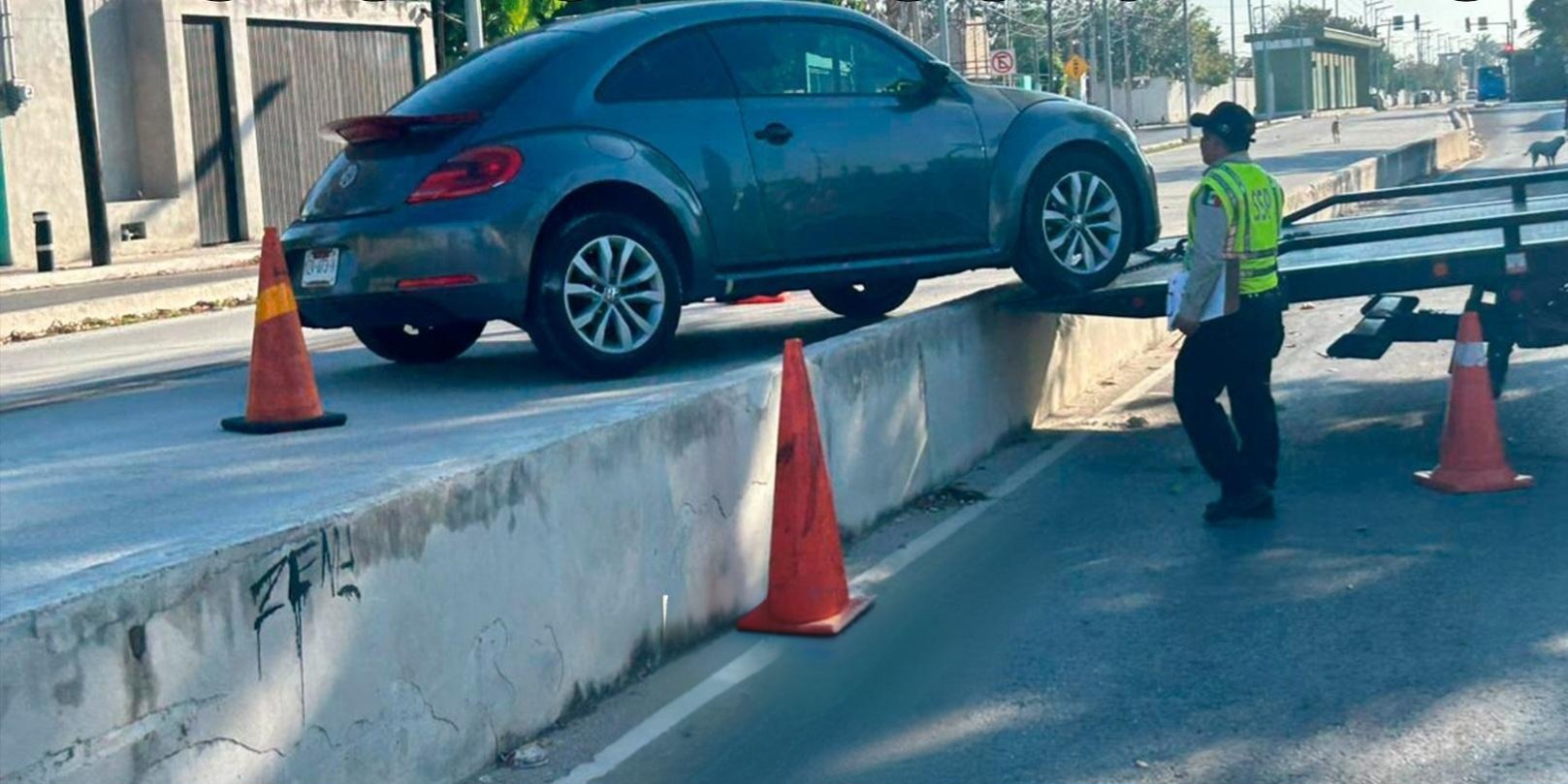 Por seguir el GPS, un conductor termina suspendido en carril exclusivo del Ie-Tram