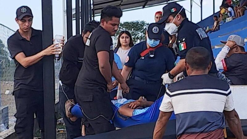 Un joven va a gustar un partido de futbol en Seyé y termina en una clínica: Un ebrio lo empujó de las gradas