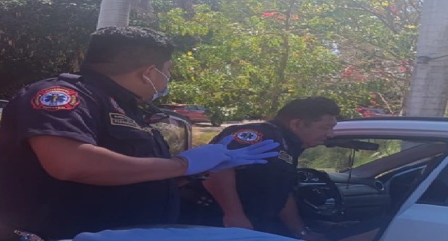 Paramédicos rescataron a mujer inconsciente en la carretera Progreso-Mérida