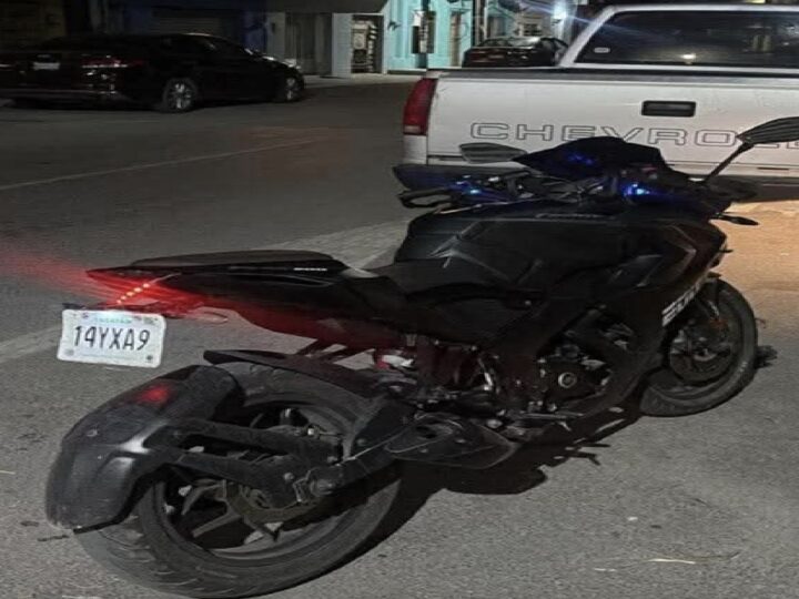 Bajo una intensa lluvia amantes de lo ajeno roban una moto en Progreso
