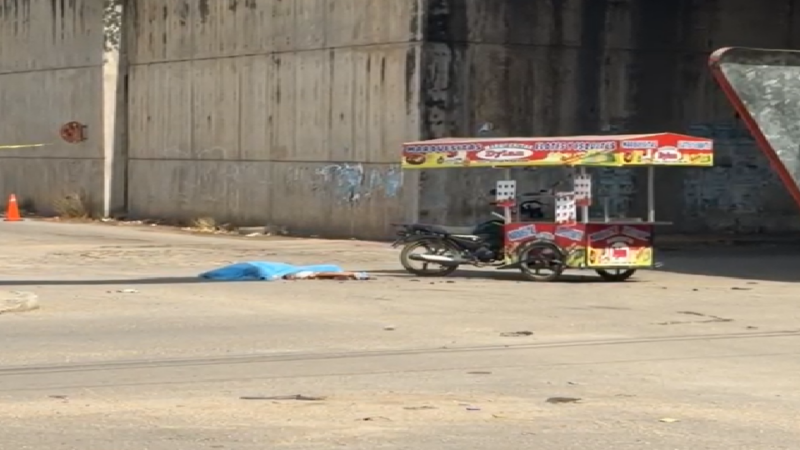 Un tráiler atropella y mata a conocido vendedor de marquesitas en el puente de San Pedro Nopath