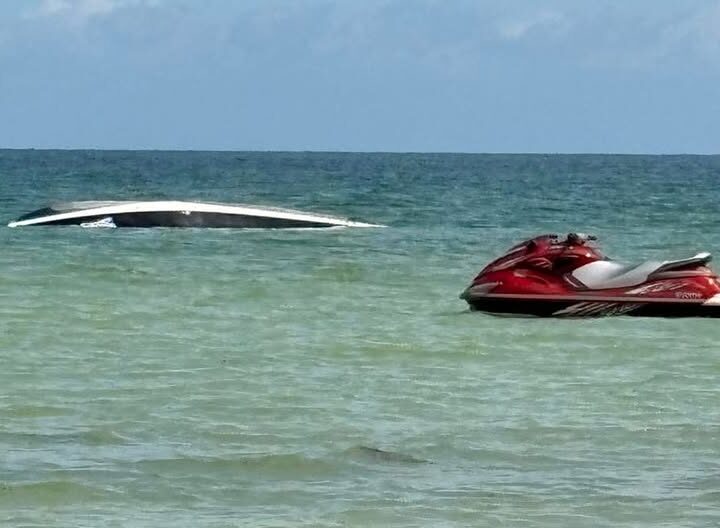 Hallan una embarcación volcada frente a Telchac Puerto