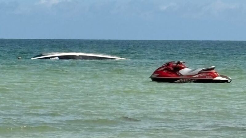 Hallan una embarcación volcada frente a Telchac Puerto