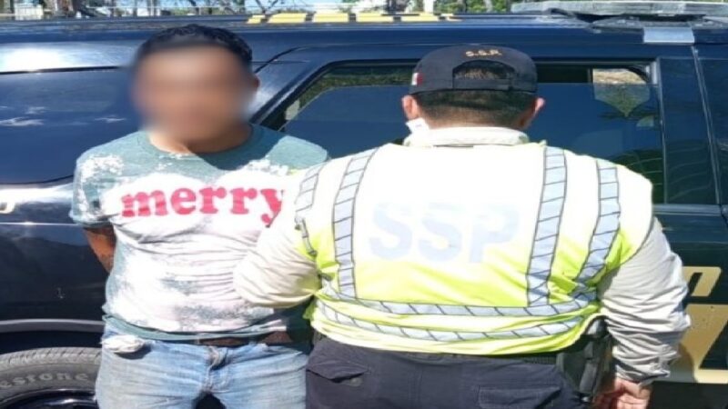Detiene a un veracruzano por tocar a una menor en un trasporte publico en el periférico de Mérida