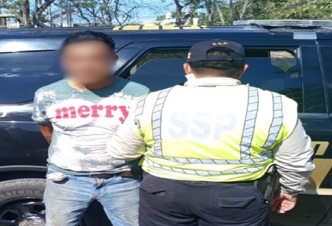 Detiene a un veracruzano por tocar a una menor en un trasporte publico en el periférico de Mérida