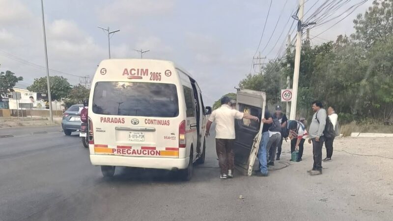 Como rompecabezas las combis de trasporte público de la ruta Mérida- Umán