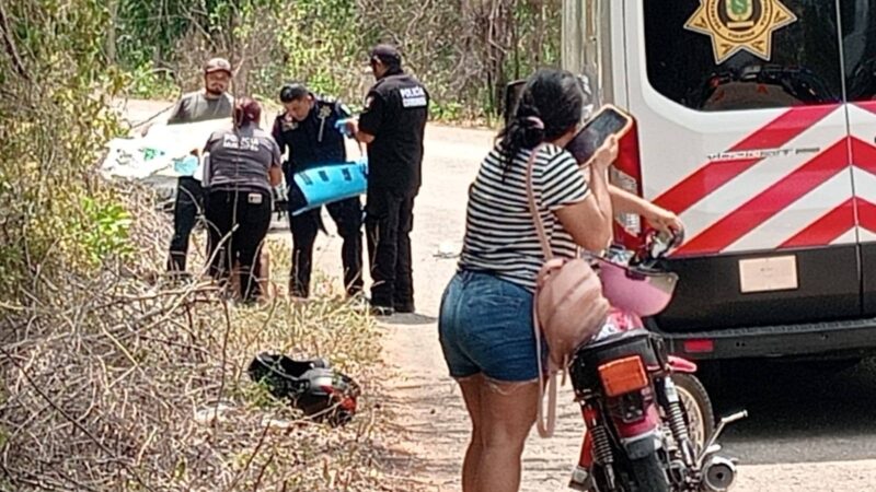 Dos motociclistas chocan contra una camioneta antes de llegar a Mama y terminan lesionados