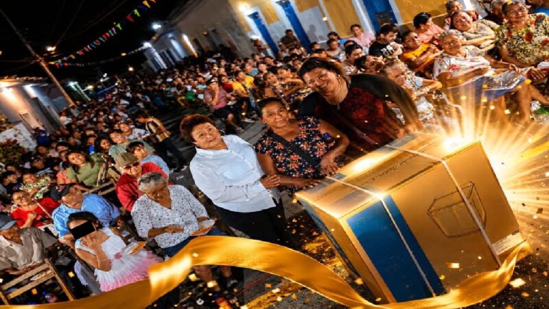 Elvira Sánchez celebran a Madres y Padres de Teya