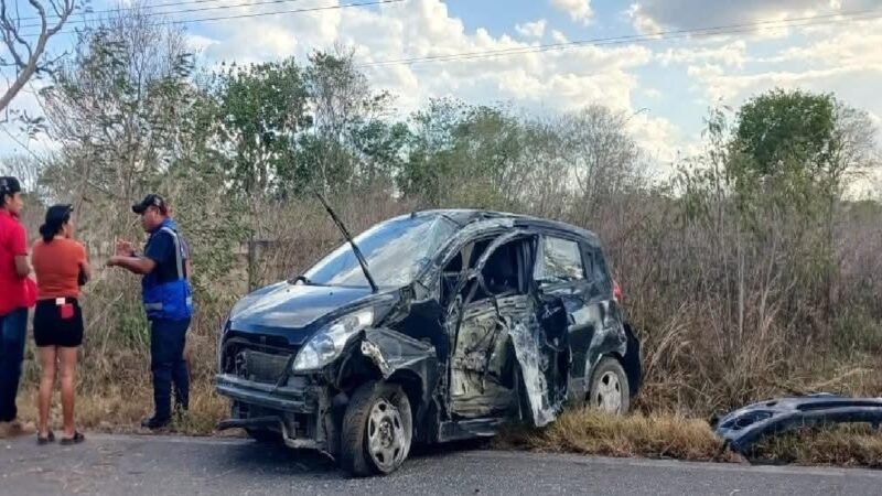 Por dormilón, un automovilista de Suma de Hidalgo terminó volcado en la vía Motul -Kiní