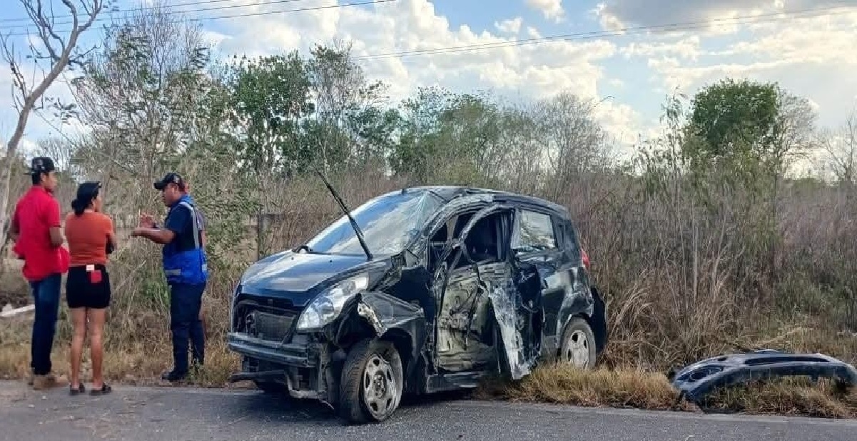 Por dormilón, un automovilista de Suma de Hidalgo terminó volcado en la vía Motul -Kiní