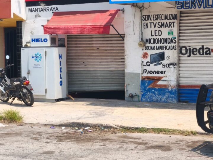 Ladrones en horas de la madrugada roban el Six de la Fuente en Progreso