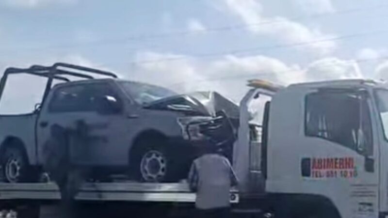 Un marino choca contra un poste de la CFE en la carretera federal Progreso- Mérida