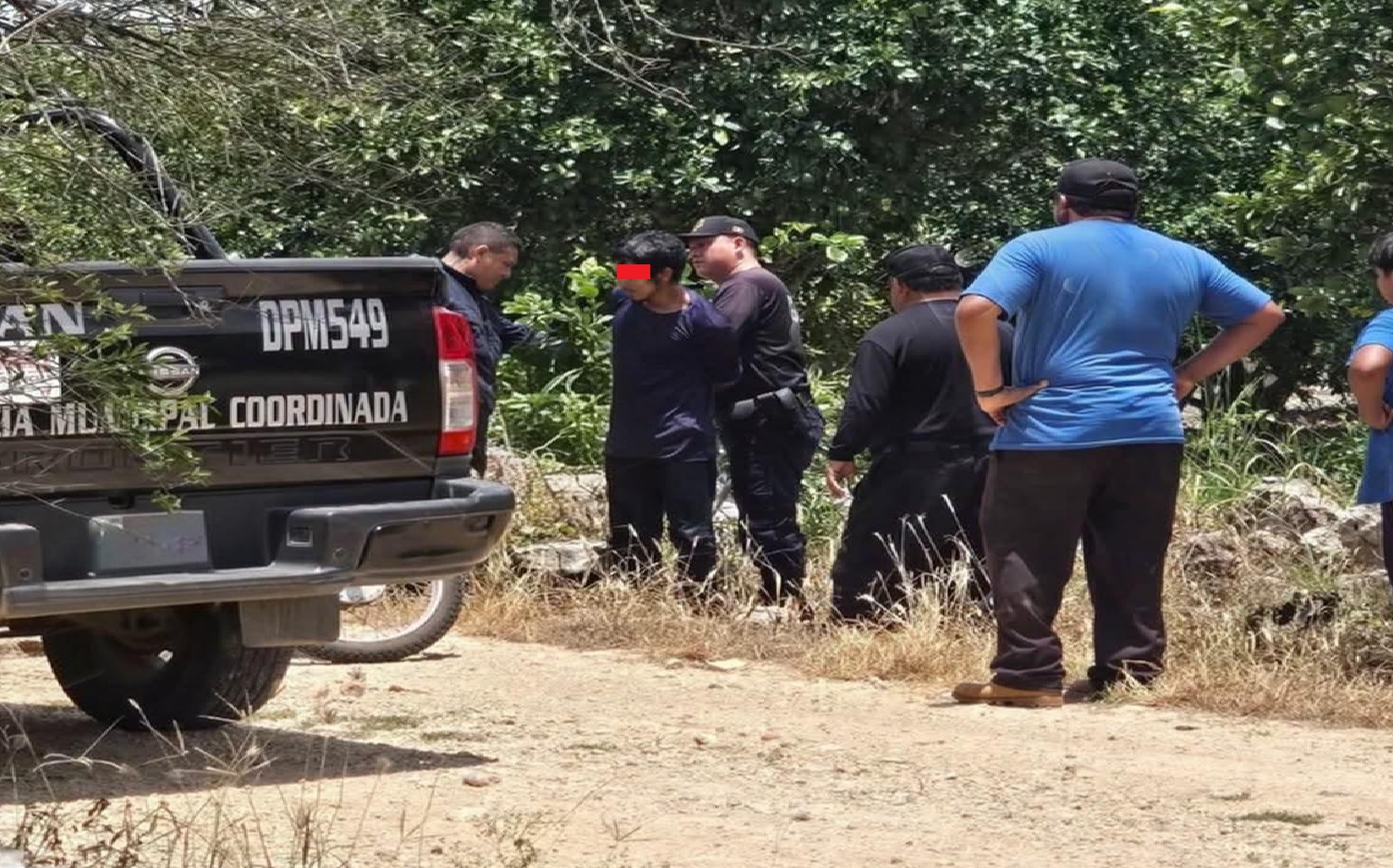 Agricultores detienen a una rata de dos patas cuando robaba en una parcela en Dzan