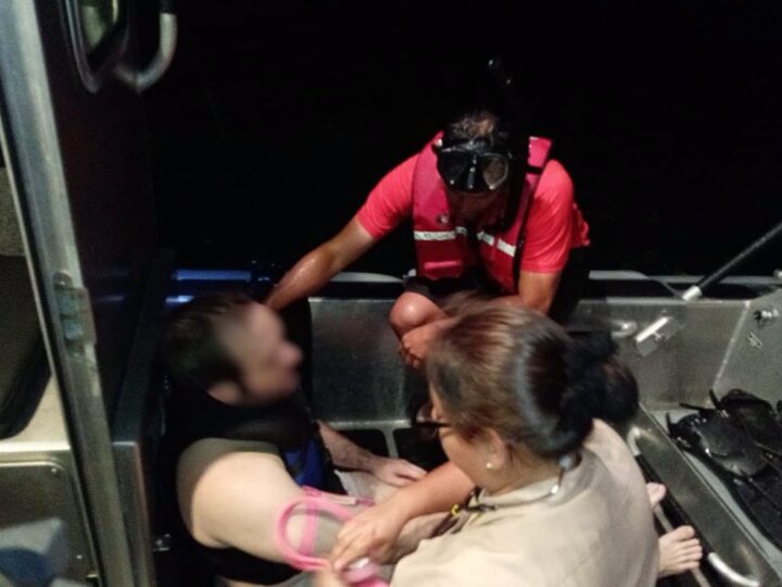 Marina y SSP rescatan a un turista y una moto acuática a la deriva en frente a Chicxulub Puerto