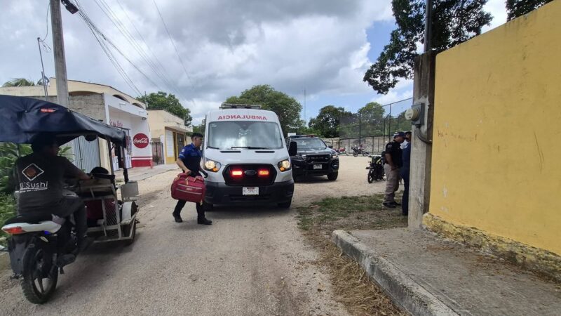 Un menor se cae y lesiona la rodilla en una cancha de fut7 en Hunucmá
