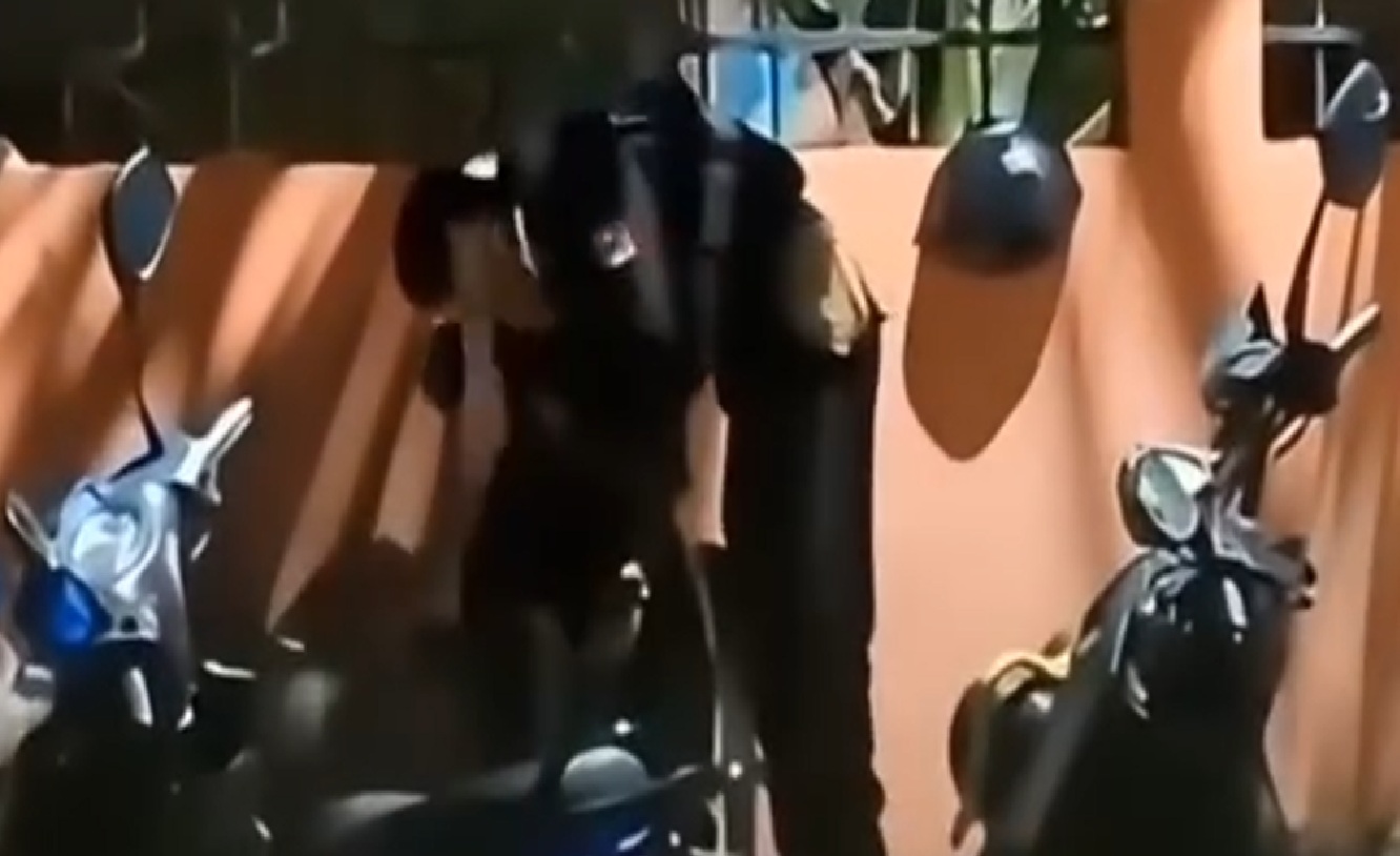 Dan de baja a dos policías de Umán: Los captaron dándose besos en horas de trabajo