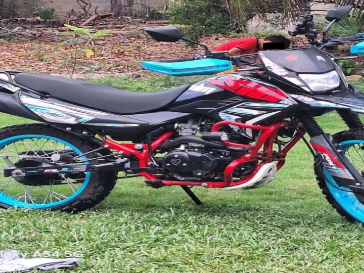 ¡Ni la burla perdonan! Roban una motocicleta estacionada junto al palacio de Cansahcab