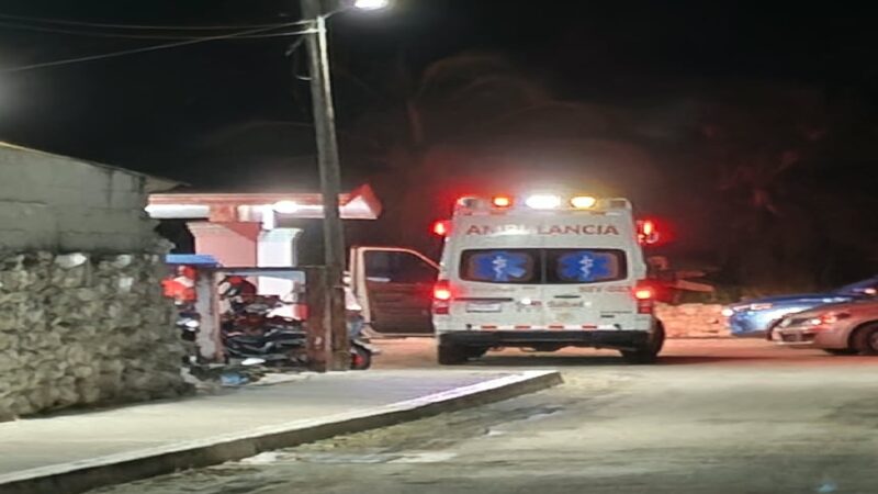 Una adulta mayor sufre problemas respiratorios en un templo en Dzidzantún