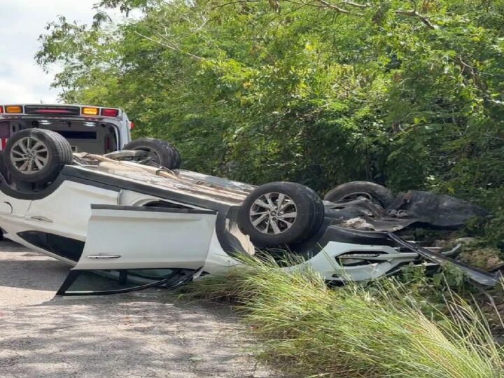 Un conductor que se quitó de Cacalchén dormita al volante y vuelca rumbo a Citilcum
