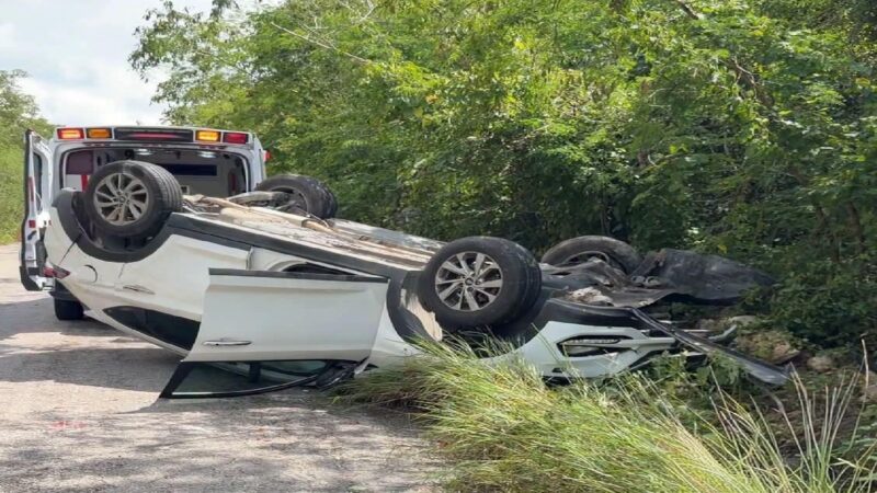 Un conductor que se quitó de Cacalchén dormita al volante y vuelca rumbo a Citilcum
