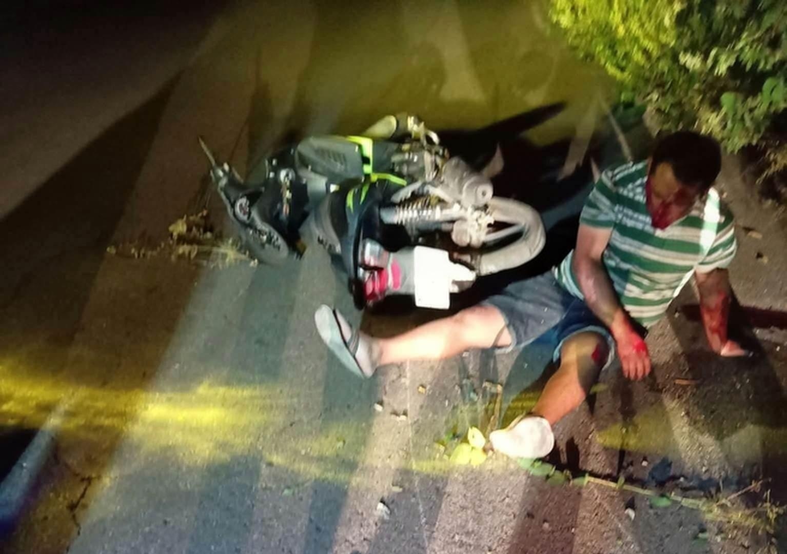 Joven motociclista no llego a Izamal, derrapó y lesionó saliendo de la comisaria de Citilcum  